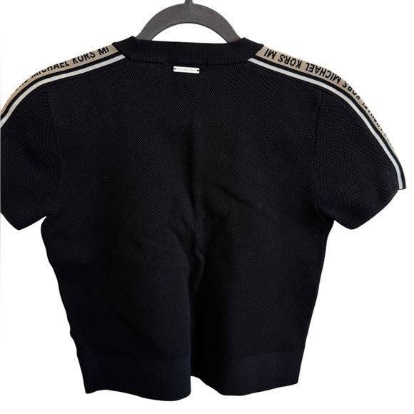 Michael Kors
Logo Tape Textured Knit Short-Sleeve Sweater - Picture 6 of 9